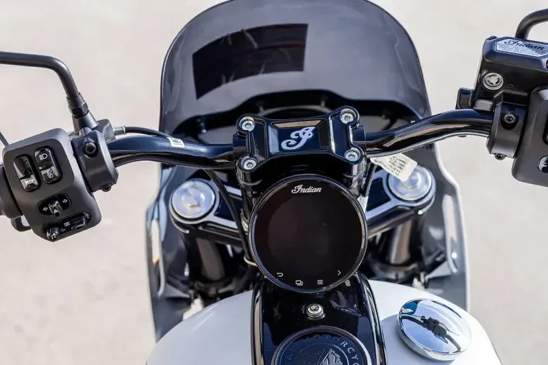 NEW 2025 INDIAN MOTORCYCLE SPORT CHIEF Image 11