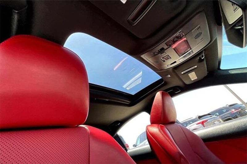 2021 Lexus IS 350 F SPORTImage 29