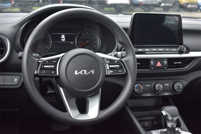 2024 Kia Forte LXSImage 16