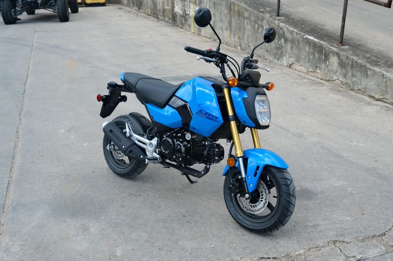 2025 Honda GROM CANDY BLUE Image 1