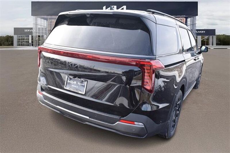 2025 Kia Carnival SX PrestigeImage 3