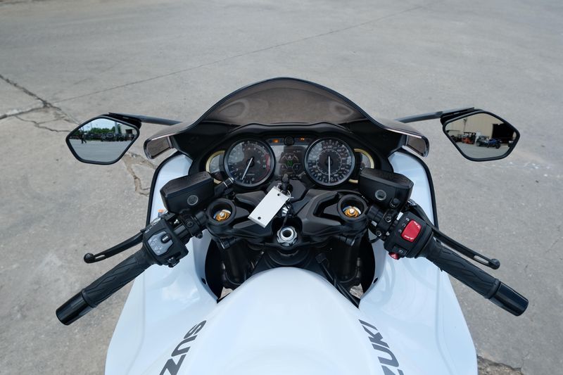 2023 Suzuki HAYABUSA WHITE Image 18