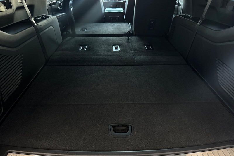 Used 2023 Chevrolet Suburban RSTImage 18