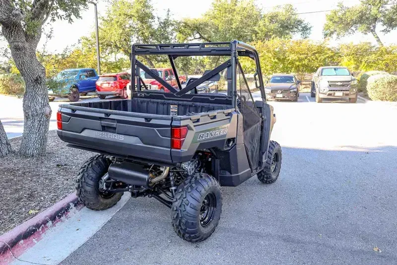 NEW 2026 POLARIS RANGER 1000 EPS Image 9