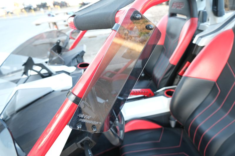 2016 Polaris SLINGSHOT SL LE WHITE PEARLImage 16