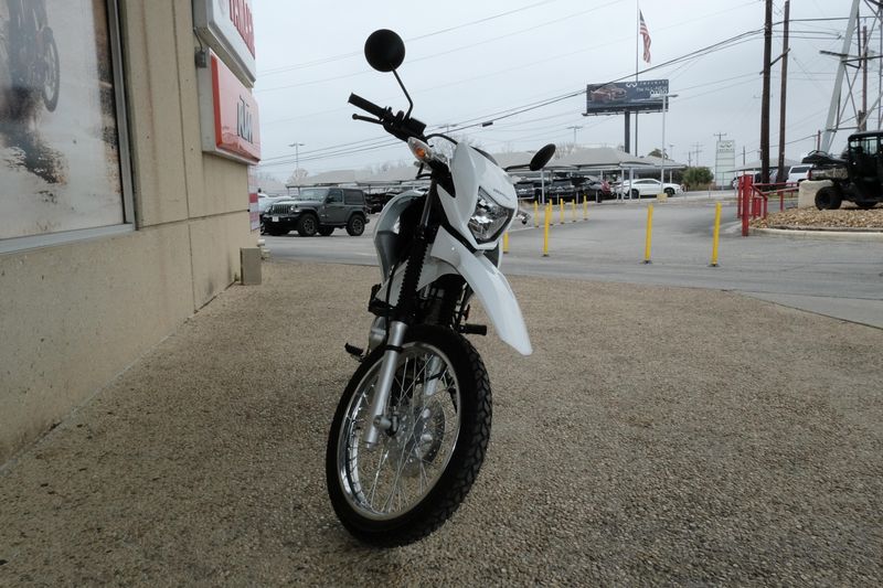 2024 Honda XR 150L WHITEImage 5