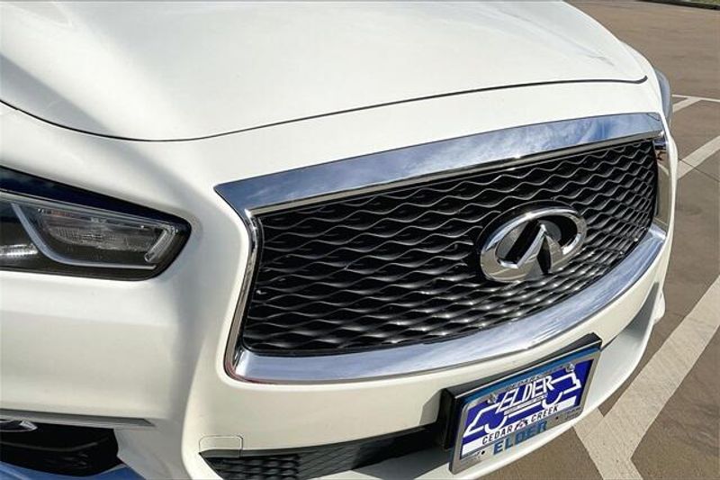 2018 INFINITI QX60 BaseImage 30