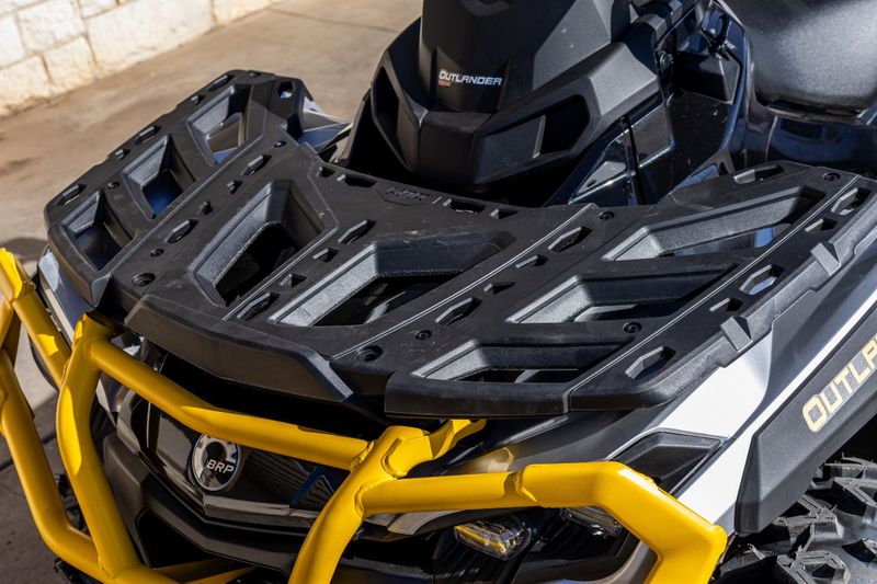 2024 Can-Am OUTLANDER MAX XTP 1000R HYPER SILVER AND NEO YELLOWImage 9
