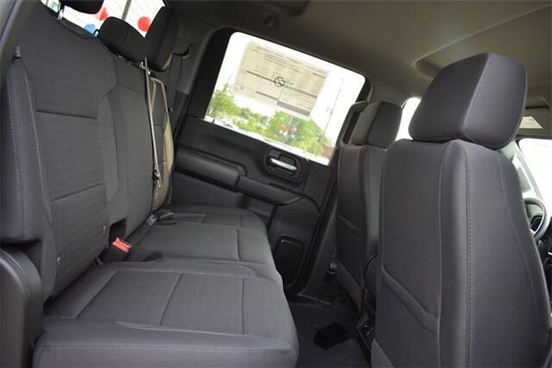 2025 Chevrolet Silverado 2500HD CustomImage 17