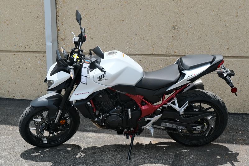 2025 Honda CB750 HORNET MATTE PEARL WHITE Image 7