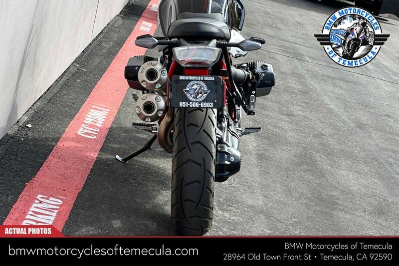 2022 BMW R NINET SCRAMBLER  in a OPTION 719 BLACK STORM METALLIC AND RACING RED exterior color. BMW Motorcycles of Temecula – Southern California (951) 506-6903 bmwmotorcyclesoftemecula.com 