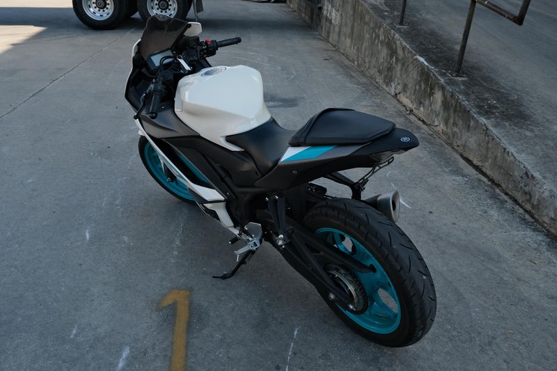 USED 2024 YAMAHA YZFR3 ABS Image 5