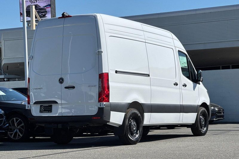 New 2026 Mercedes-Benz Sprinter 2500 Cargo 144 WBImage 4