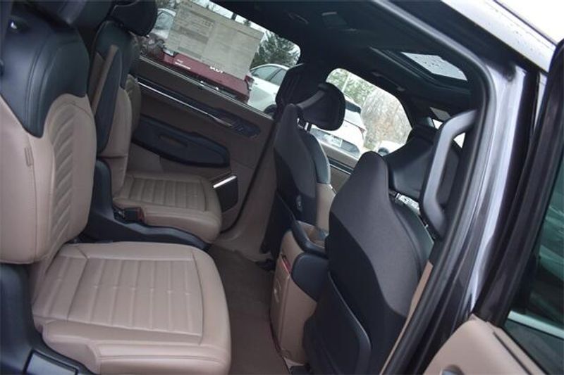 2024 Kia EV9 LandImage 16