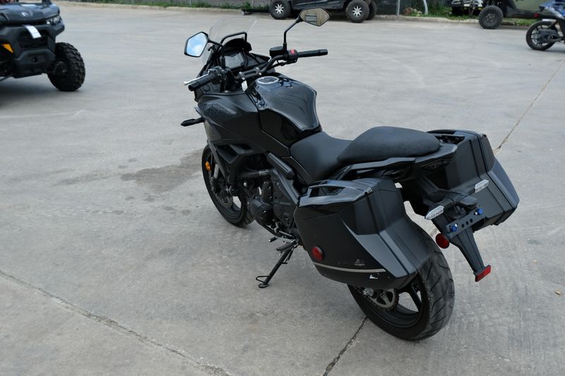 2023 Kawasaki VERSYS 650 LT METALLIC SPARK BLACK AND METALLIC FLAT SPARK BLACK Image 8