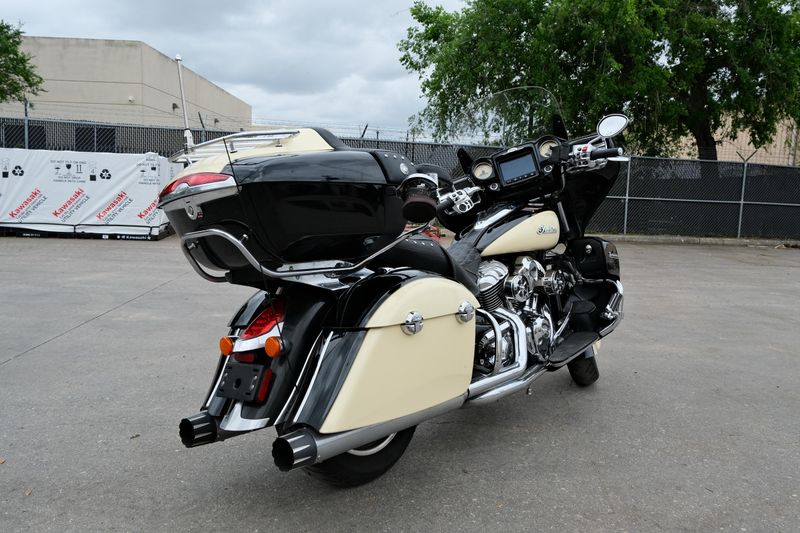 USED 2017 INDIAN MOTORCYCLE ROADMASTER Image 3