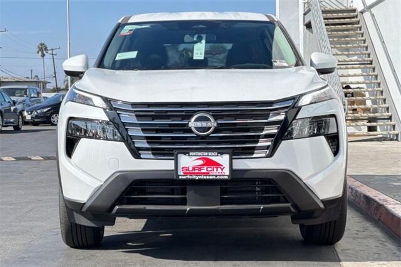 New 2025 Nissan Rogue SVImage 6