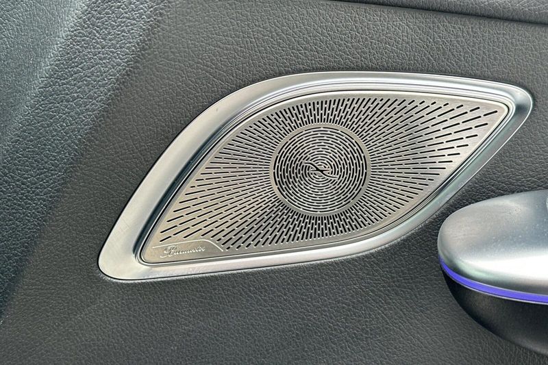 2023 Mercedes-Benz EQE 350+ SUVImage 21