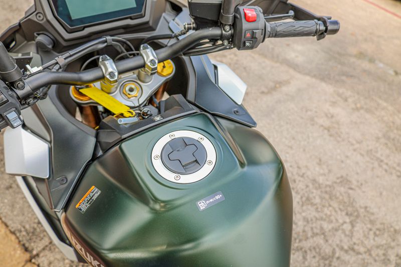 USED 2024 SUZUKI GSX-S1000GX CA Image 22