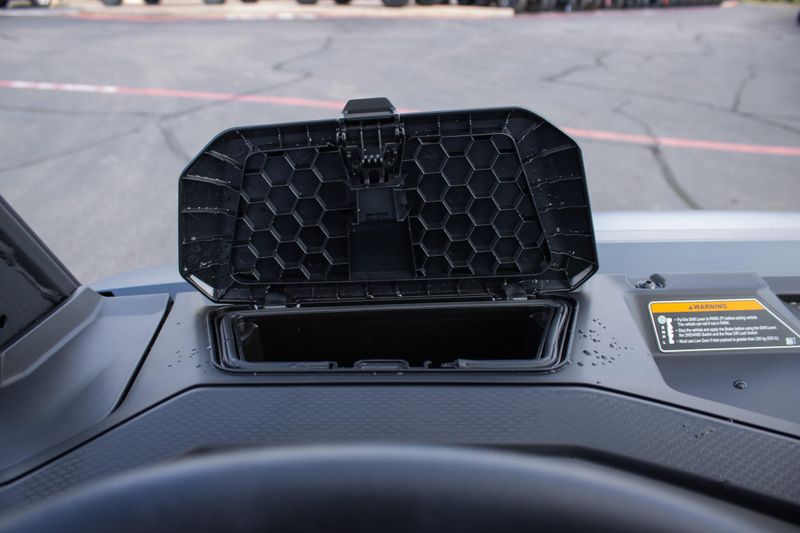 NEW 2026 CAN-AM DEFENDER MAX XT HD11 WITH 1025 INCH TOUCHSCREEN Image 32