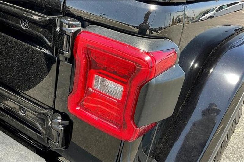 Used 2021 Jeep Wrangler Unlimited RubiconImage 28