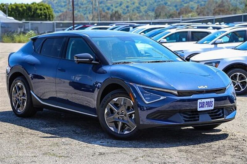 2025 Kia EV6 LightImage 2