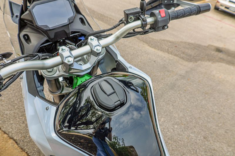NEW 2026 KAWASAKI KLE 500 ABS SE Image 2