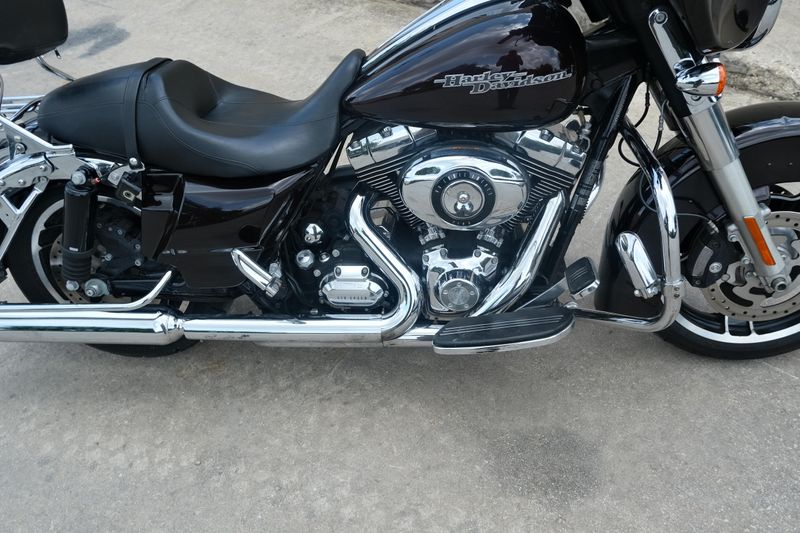 2011 HARLEY STREET GLIDE PURPLE Image 13