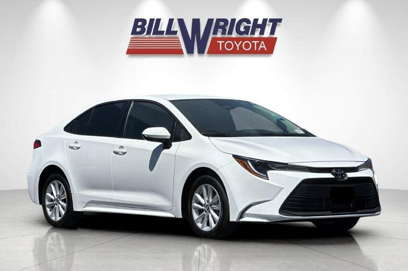 New 2026 Toyota Corolla LEImage 1