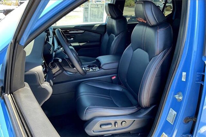 Used 2025 Honda Pilot TrailSportImage 24