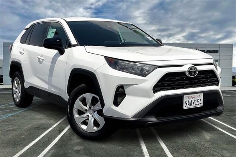 2022 Toyota RAV4 LEImage 12