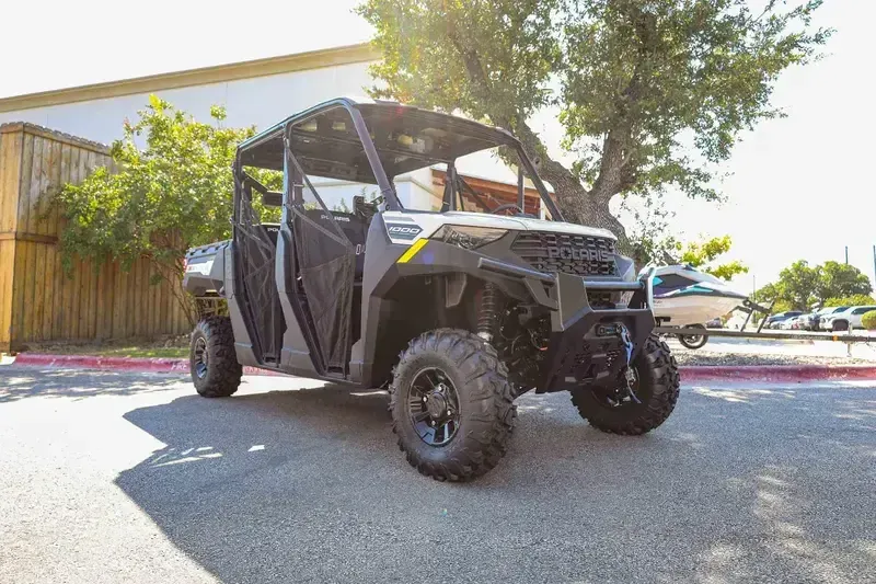 NEW 2026 POLARIS RANGER CREW 1000 PREMIUM Image 2