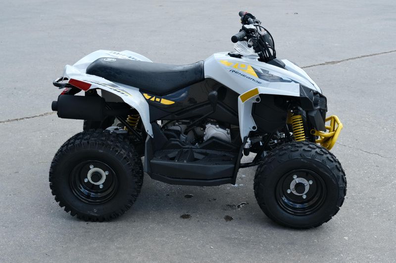 New 2025 Can-Am RENEGADE 110 EFI CATALYST GRAY AND NEO YELLOW Image 2