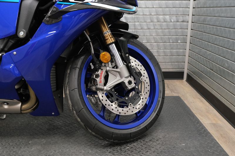 NEW 2026 YAMAHA YZF-R1 Image 11