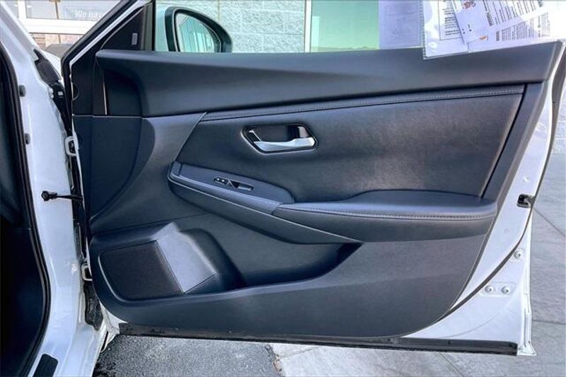 2022 Nissan Sentra SVImage 23