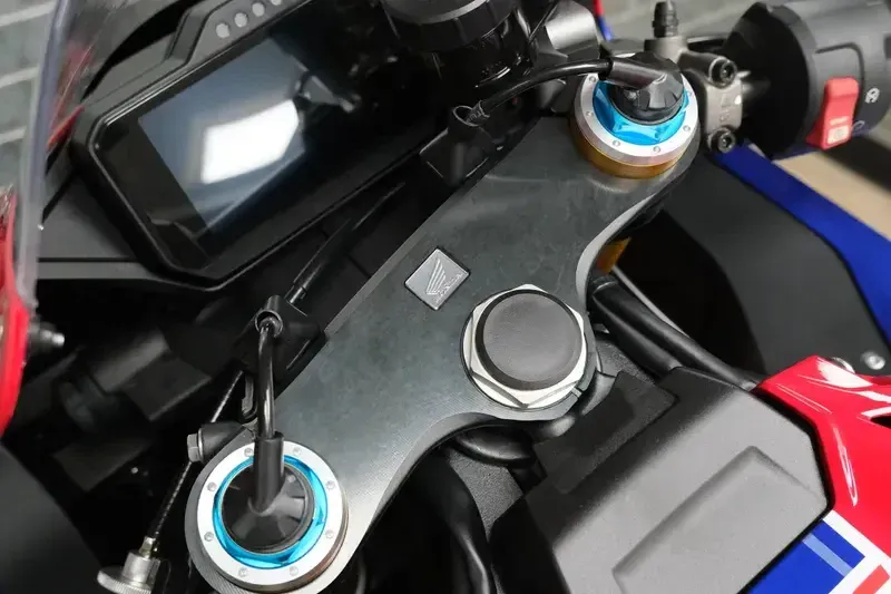 NEW 2026 HONDA CBR1000RRR FIREBLADE SP Image 13