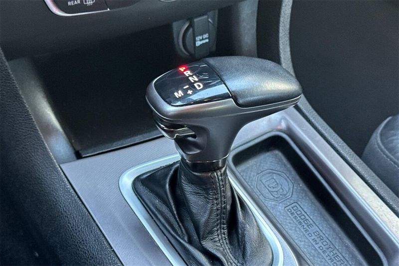 2021 Dodge Charger SXT photo 20