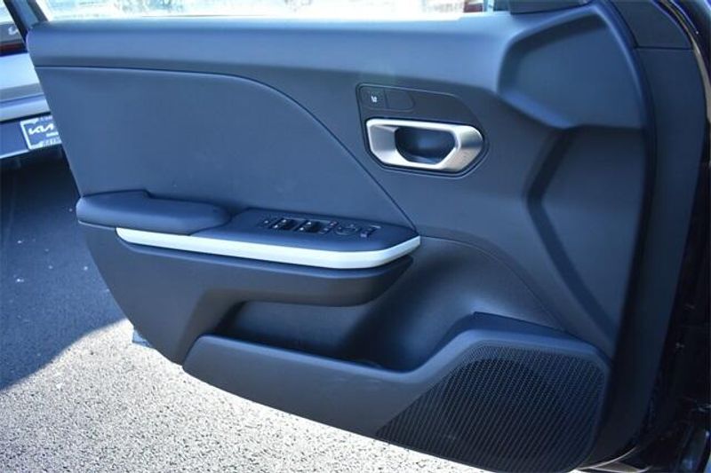 2025 Kia K4 GT-LineImage 32