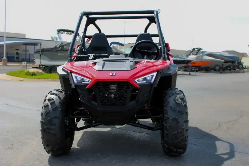 2025 Polaris RZR 200 EFI INDY RED Image 6