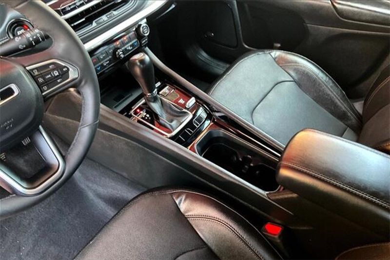 2023 Jeep Compass LimitedImage 17
