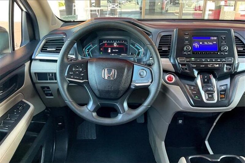 2020 Honda Odyssey LXImage 4