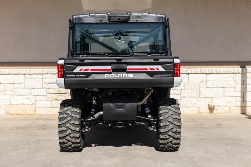 2025 Polaris RANGER CREW XP 1000 NORTHSTAR TRAIL BOSS EDITION CRYSTAL WHITE WITH PERFORMANCE RED ACCENTSImage 8