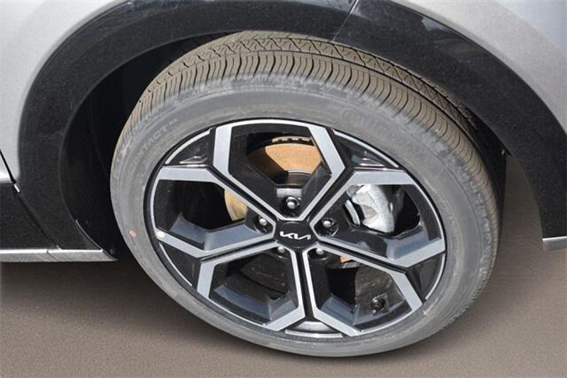 New 2025 Kia Niro EX TouringImage 11