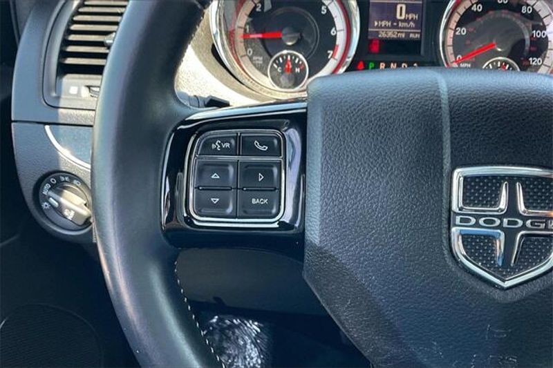 2019 Dodge Grand Caravan SXTImage 18