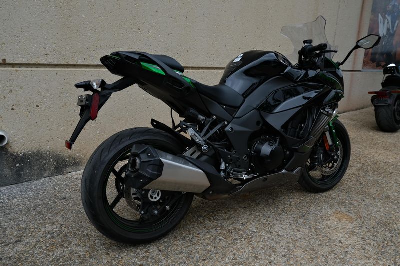 2023 Kawasaki NINJA 1000 SX EMERALD BLAZE GREEN AND METALLIC DIABLO BLACK AND METALLIC GRAPHITE GRAY Image 8