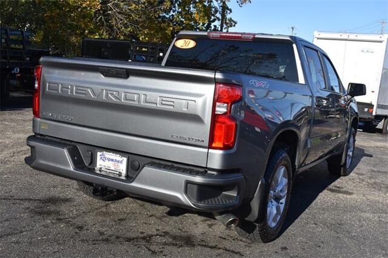 2020 Chevrolet Silverado 1500 CustomImage 3