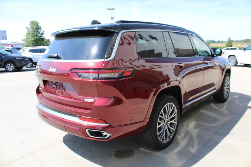 2025 Jeep Grand Cherokee L Summit Reserve photo 7