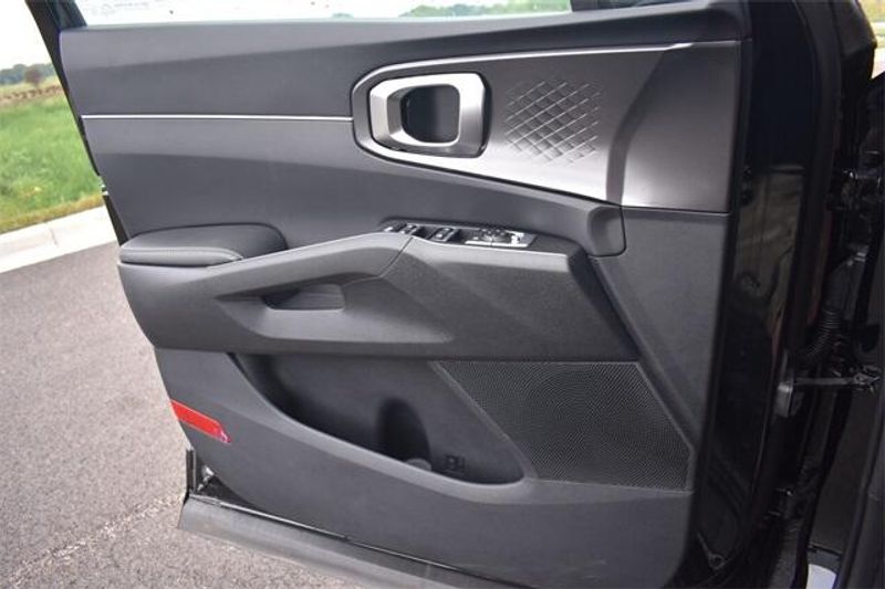 New 2025 Kia Sorento LXImage 29