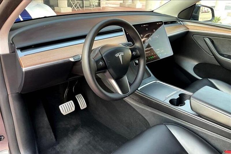 2024 Tesla Model Y PerformanceImage 14