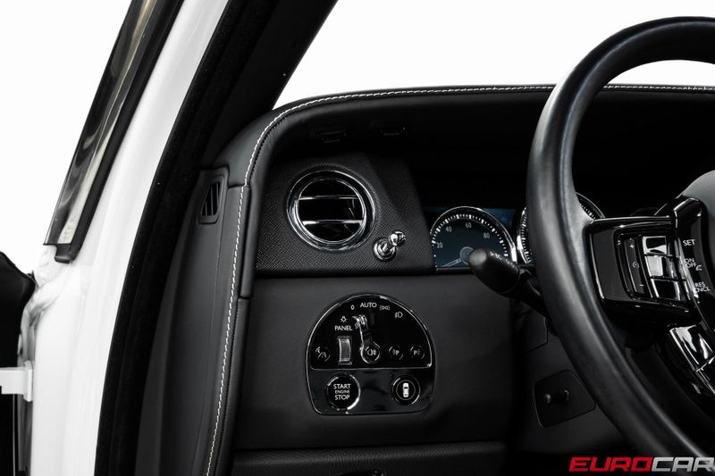 2020 Rolls-Royce Cullinan *PANORAMIC SUNROOF * IMMACULATE CONDITION*Image 24